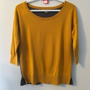 310S Banana Republic Mustard Crew Neck Sweater